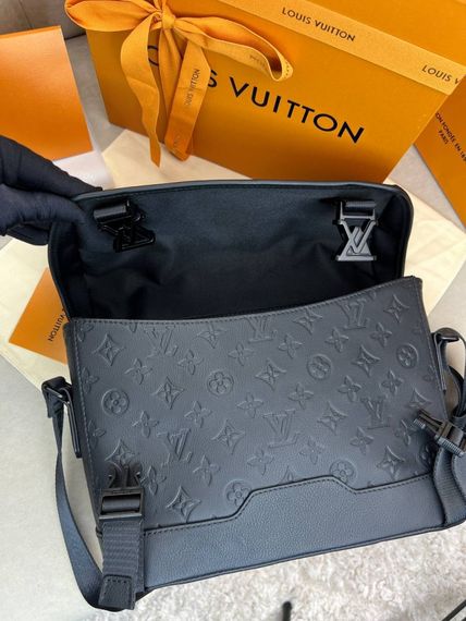 Месенджер чорна Louis Vuitton Voyager PM Monogram Shadow c872 | Зображення 2