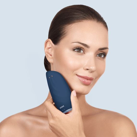 Очищувальна щітка для обличчя GESKE Sonic Thermo Facial Brush&Face-Lifter 8в1 midnight | Зображення 3