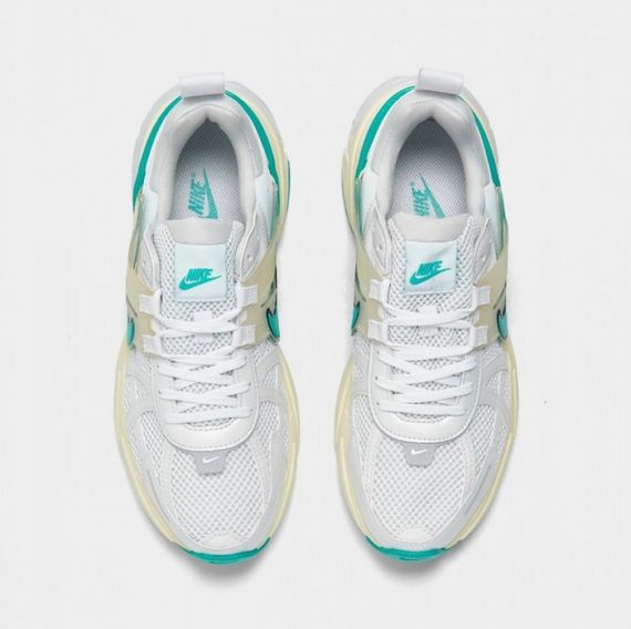 Оригінальні кросівки Nike V2K Runtekk Running Shoes White FD0736-105 | Зображення 3