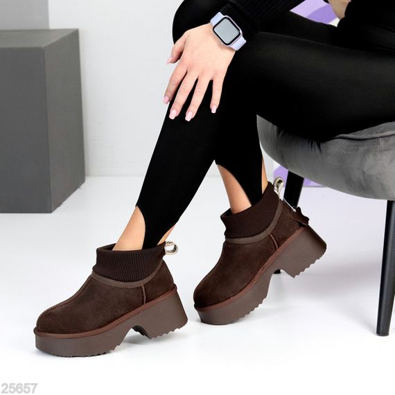 Модні замшеві уггі з манжетом на товстій підошві колір Шоколад | Зображення 3