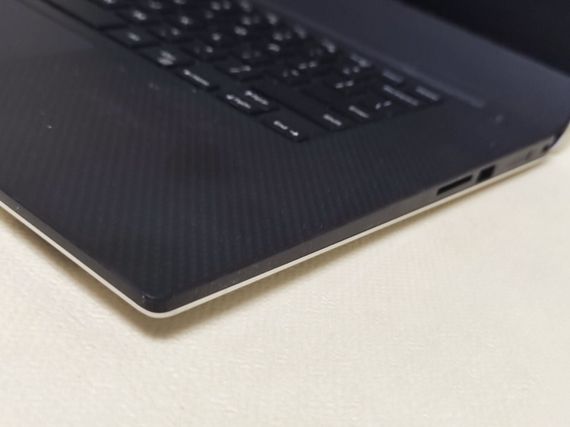 Мобільна робоча станція Dell XPS 15 9550 / 15.6" (1920x1080) IPS / Intel Core i5-6300HQ (4 ядра по 2.3 - 3.2 GHz) / 12 GB DDR4 / 256 GB SSD / nVidia GeForce GTX 960M, 2 GB GDDR5, 128-bit / WebCam б/в | Зображення 3