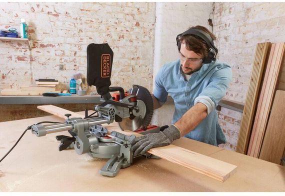 Пила торцювальна мережева BLACK+DECKER BES700 | Зображення 1