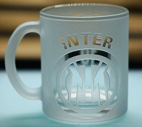 Подарункова скляна чашка для чаю кави 320мл з гравіюванням лого футбольного клубу ФК Інтер з номером гравця