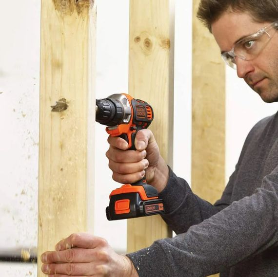 Багатофункціональний інструмент Black&Decker MT218KB | Зображення 1