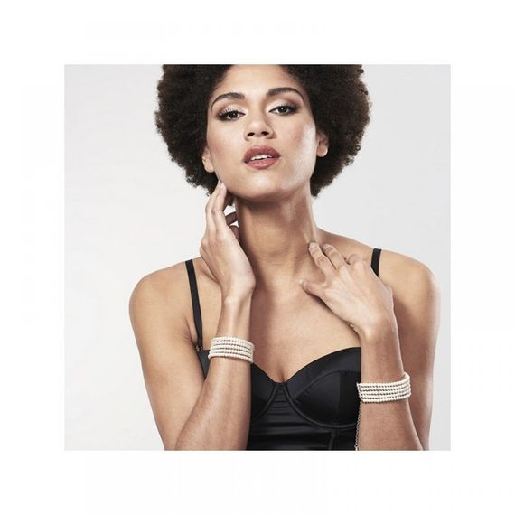 Браслеты-наручники PLASIR Nacre белый жемчуг Bijoux Indiscrets sexstyle | Зображення 3