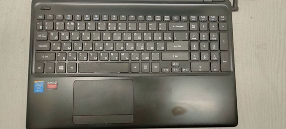 Ноутбук Б-класс Acer Aspire E1-572G / 15.6" TN / Core i3-4010U (2(4) ядра по 1.7GHz) / 8GB DDR3 / 240GB SSD /Radeon HD 8670M, 1GB DDR3/ WebCam б/у | Зображення 4