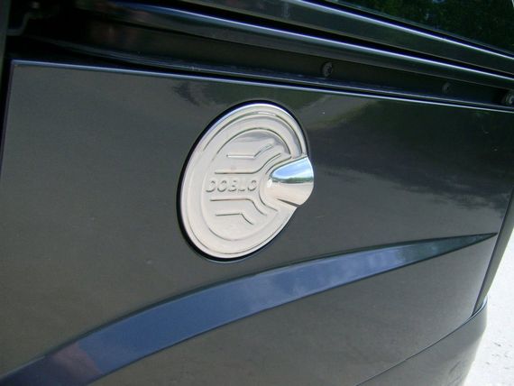 Накладка на бак (нерж.) Carmos - Турецька сталь для Fiat Doblo I 2005-2010 рр