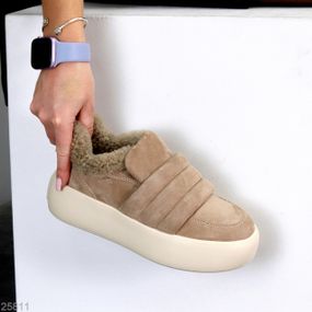 Мягкие замшевые бежевые автоледи на меху на платформе 38