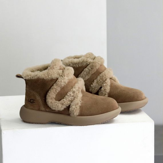 Зручні теплі замшеві зимові бежеві черевики на липучці | Зображення 3