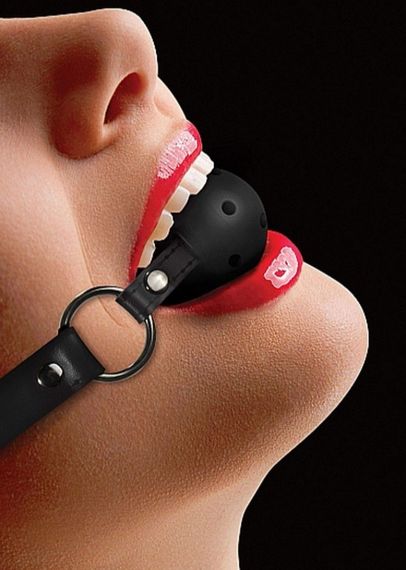 Кляп - Ouch! Ball Gag With Leather Straps Black Sex Aura