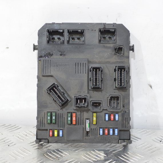 Блок запобіжників BSI E01-00 Peugeot Partner 1996-2008 Модуль запобіжників БСІ Пежо Партнер 9653667580