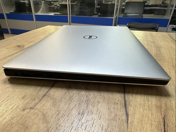 Ноутбук Dell XPS 9560 15.6" FHD IPS core i7 7700HQ/16Gb/SSD 512Gb/ GTX 1050 Б/В | Зображення 4