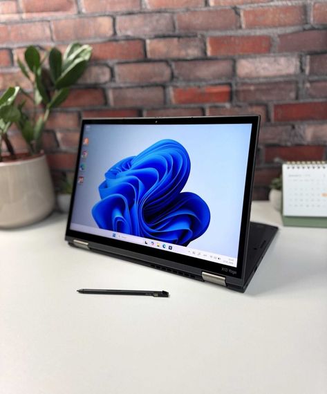 Ультрабук-трансформер Lenovo ThinkPad X13 Yoga Gen2 / 13.3" (1920x1080) IPS Touch / Intel Core i5-1145G7 (4 (8) ядра по 4.4 GHz) / 16 GB DDR4 / 256 GB SSD / Intel Iris Xe Graphics / WebCam / Стилус / Windows 10 Pro б/в | Зображення 1