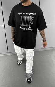 Футболка з мерчем