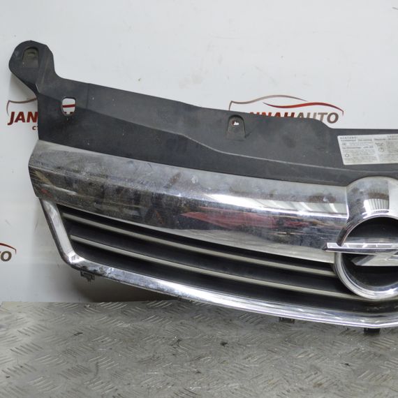 Решітка радіатора Opel Astra H III рестайлінг 2007-2010 Опель Астра 13225780 | Зображення 1