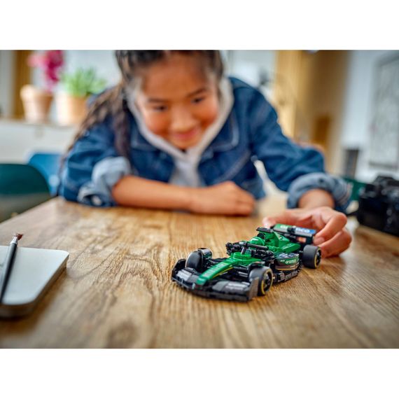 Конструктор LEGO Speed Champions Автомобіль для перегонів Aston Martin Aramco F1® AMR24 (77245) | Зображення 8