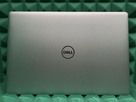Ноутбук Dell Inspiron 5570 / 15.6" TN / Intel Core i5-8250U (4(8) ядра по 1.6-3.4 GHz) / 8GB DDR4 / 256GB SSD / UHD Graphics 620 / WebCam / USB 3.1 / HDMI / Win 10 б/в | Зображення 4