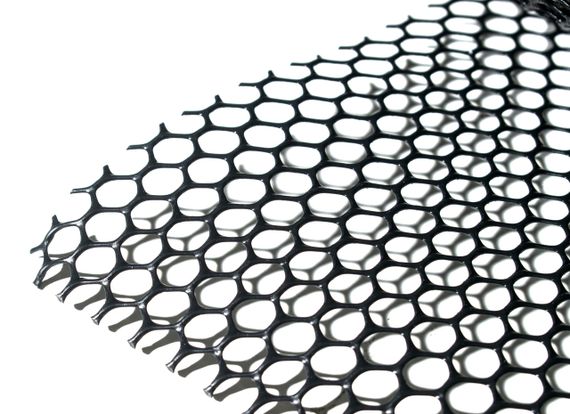 Сетка пластиковая 6*8 1,2м*30м от кротов чёрная Сота | Зображення 5