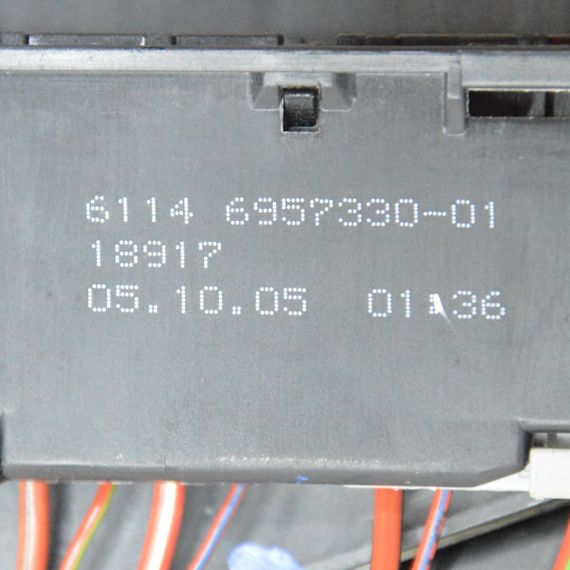 Блок запобіжників BMW 5 E60 E61 2003-2010 Блок запобіжників БМВ е60 е61 61146957330 6957330 | Зображення 2