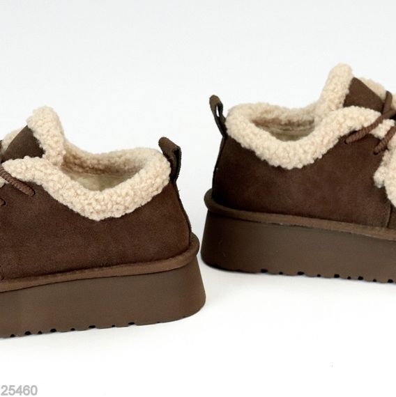 Трендовые замшевые школадные бежевые кроссовки-угги на липучке | Зображення 5