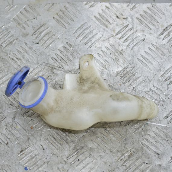 Горловина бачка склоочисника Volvo V50 2003-2012 Горловина бака омивача скла Вольво в50 4N5117B644CA