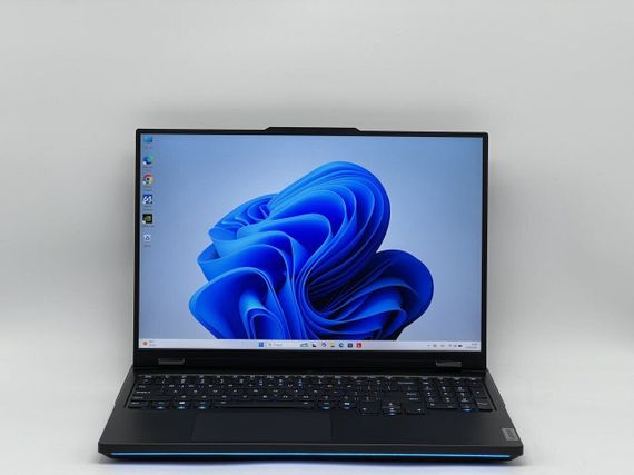 Ігровий ноутбук Lenovo Legion Pro 7 16IRX9H / 16.1" (2560x1600) IPS / Intel Core i9-14900HX (24 (32) ядра по 1.6 - 5.8 GHz) / 32 GB DDR5 / 960 GB SSD / nVidia GeForce RTX 4080, 12 GB GDDR6X, 192-bit / WebCam б/в + Подарунок Миша HOCO GM28 | Зображення 1