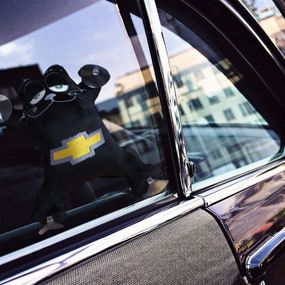 Игрушка кот Саймона в машину c вышивкой Chevrolet шевроле черный автомобилисту 01585