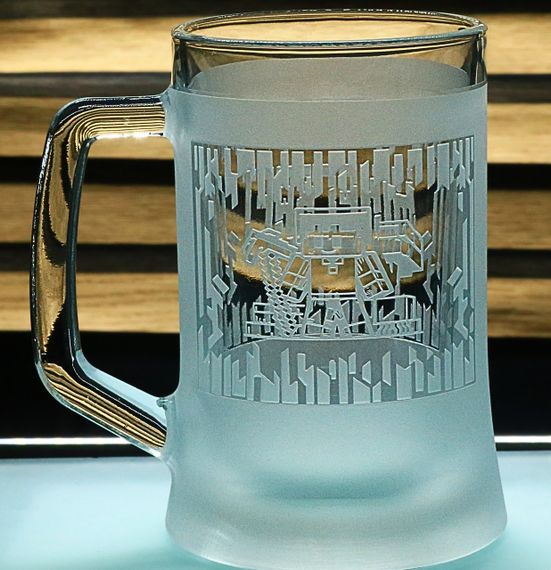 Пивний келих 670 мл Майнкрафт з гравіюванням  Скляний кухоль Minecraft з Кріпером  Подарунок геймеру  Ігровий мерч | Зображення 3