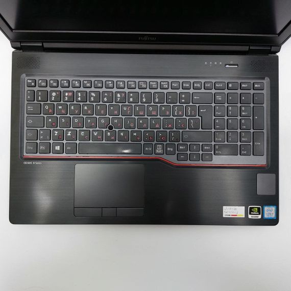 Мобильная рабочая станция Б-класс Fujitsu Celsius H780 / 15.6" (1920x1080) IPS / Intel Core i7-8750H (6 (12) ядер по 2.2 - 4.1 GHz) / 32 GB DDR4 / 512 GB SSD / nVidia Quadro P600, 4 GB GDDR5, 128-bit / WebCam б/у | Зображення 2