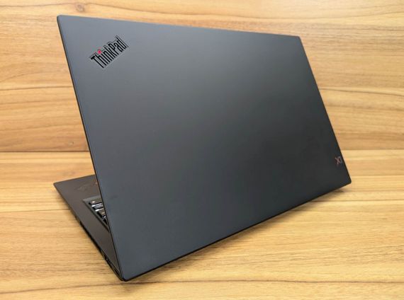 Ультрабук Lenovo ThinkPad x1 Carbon 6th / 14" (1920x1080) IPS Touch / Intel Core i7-8650U (4 (8) ядра по 1.9 - 4.2 GHz) / 16 GB DDR4 / 512 GB SSD / Intel UHD Graphics 620 / Fingerprint / WebCam / Windows 10 б/у + Подарок Беспроводная мышь / USB | Зображення 6