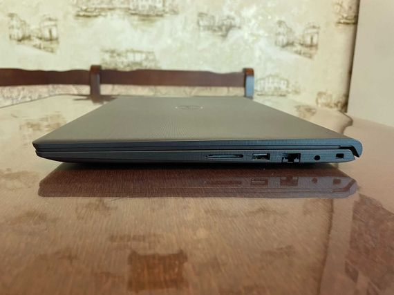 Ультрабук Dell Vostro 3520 / 15.6" (1920x1080) IPS / Intel Core i5-1235U (10 (12) ядер по 3.3 - 4.4 GHz) / 16 GB DDR4 / 512 GB SSD / Intel Iris Xe Graphics / WebCam б/у | Зображення 5