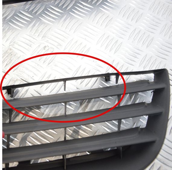 Решітка радіатора Volkswagen Polo 9N 2001-2009 Решітка переднього бампера Фольксваген Поло | Зображення 6