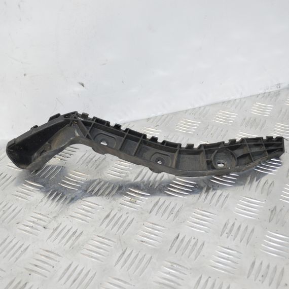 Кронштейн заднього бампера правий Skoda Rapid Spaceback 2012-2019 універсал Кріплення бампера заднє праве Шкода Рапід 5JJ807394