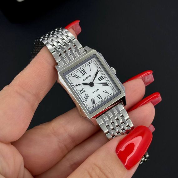 Жіночий годинник Casio LTP-B190D-7B з білим циферблатом та сталевим браслетом | Зображення 3