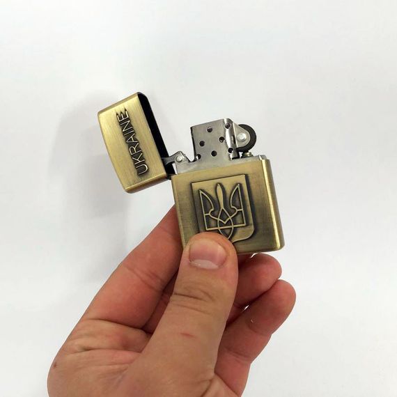 Зажигалка бензиновая герб Украины 4410, зажигалка в подарок, сувенирные зажигалки,. Цвет: золотой | Зображення 4