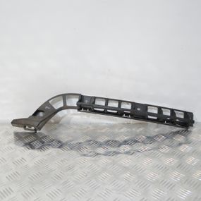 Кронштейн заднього бампера правий Skoda Rapid Spaceback 2012-2022 універсал Направляюча бампера задня права Шкода Рапід 5JJ807864