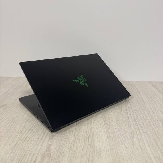 Игровой ноутбук Б-класс Razer Blade 14 RZ09-0427 / 14" (2560x1600) IPS / AMD Ryzen 9 6900HX (8 (16) ядер по 3.3 - 4.9 GHz) / 16 GB DDR5 / 512 GB SSD NVMe / nVidia GeForce RTX 3070 Ti, 8 GB GDDR6, 256-bit / WebCam б/у | Зображення 5