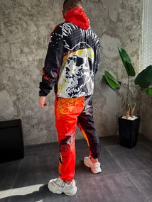 Костюм