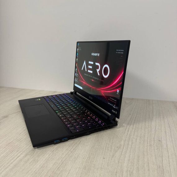 Ігровий ультрабук Б-клас Gigabyte Aero 15 OLED YC / 15.6" (3840x2160) OLED / Intel Core i7-10850H (6 (12) ядер по 2.7 - 5.1 GHz) / 16 GB DDR4 / 512 GB SSD / nVidia GeForce RTX 3080, 8 GB GDDR6, 256-bit / WebCam б/в | Зображення 5