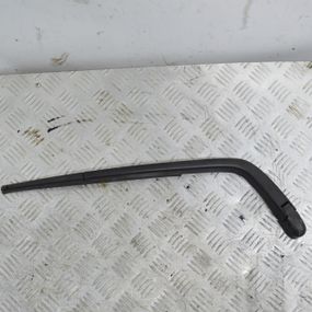 Важіль-повідок склоочисника заднього скла Toyota Yaris P10 1999-2005 хетчбек двірник задній Тойота Яріс