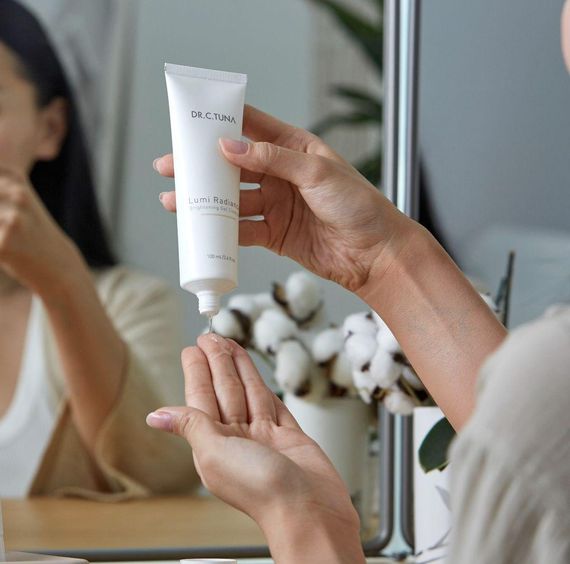 Очищаючий гель для обличчя з пігментованою шкірою Farmasi Lumi Radiance Dr. C.Tuna 100 мл | Зображення 1