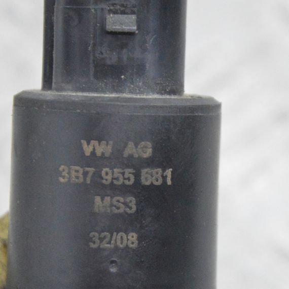 Насос омивача фар Volkswagen Audi Seat Skoda Фольксваген Ауді Сеат Шкода 3B7955681 | Зображення 3