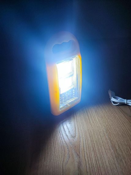 Акумуляторний потужний ліхтар лампа з зарядкою від розетки 220 у ліхтарик з функцією Power Bank 4800 mah