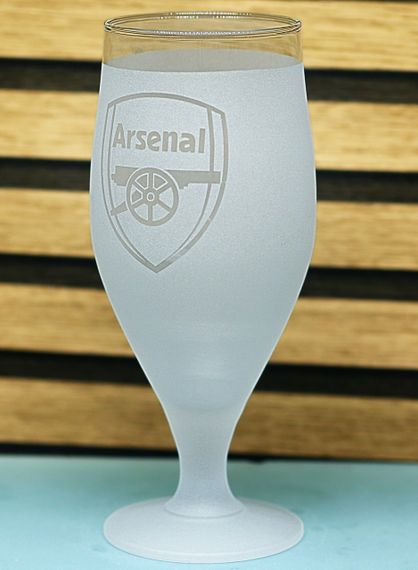 Пивний келих 500 мл ФК Арсенал Arsenal на ніжці з гравіюванням  подарунок кружка фанату футболу | Зображення 2