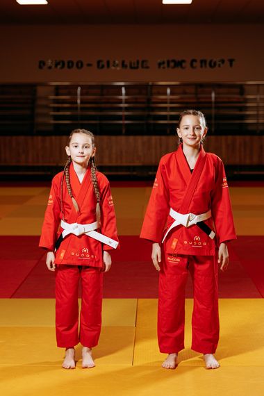 Червоне дитяче кімоно для дівчаток, джиу-джитсу, TM BUDOGI, зріст 120 см, щільність 350 гр/м.кв.