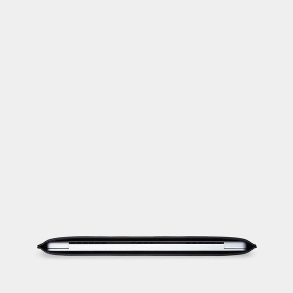 Чохол для ноутбука класичний Incarne Cline MacBook Pro 16" 2019-2025 Чорний | Зображення 5