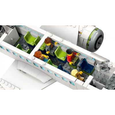 Конструктор LEGO City Пасажирський літак 913 деталей (60367) | Зображення 4