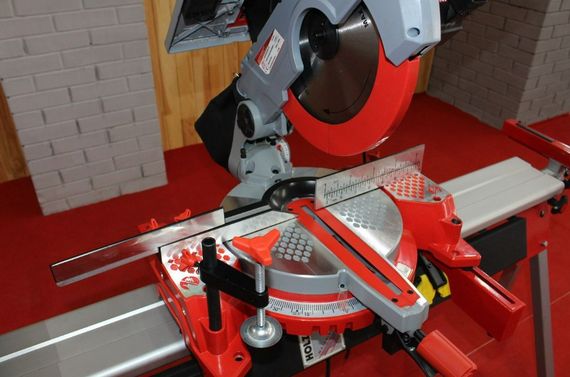 Пила торцовочно-циркулярная Holzmann TK 305 | Зображення 7