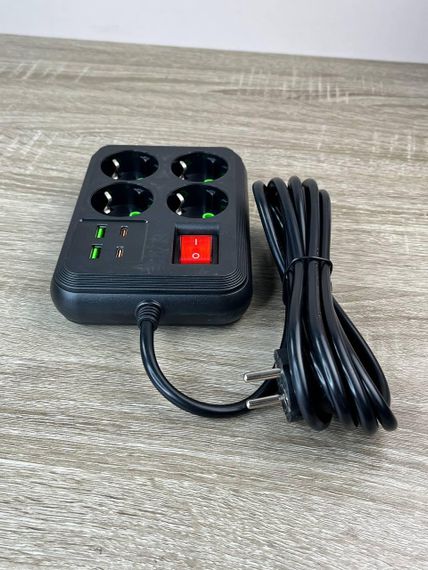 Мережевий фільтр K83 подовжувач 3 м для дому та офісу 4 USB-порти 3 розетки 5V 2.1A 2500 Вт Чорний | Зображення 4