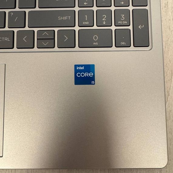 Ультрабук HP 15-fd0445nr / 15.6" (1366x768) TN / Intel Core i5-1235U (10 (12) ядер 3.3 - 4.4 GHz) / 8 GB DDR4 / 256 GB SSD / Intel Iris Xe Graphics / WebCam б/в | Зображення 3
